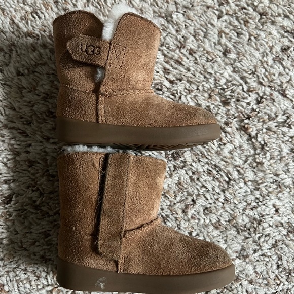 Toddler Ugg boots - Picture 2 of 7